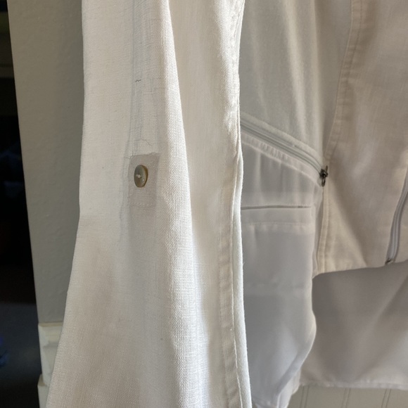 Ladies “light” white jacket, size S Brand- “Multiples” sheer at the bottom. - Picture 5 of 16